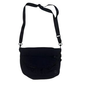 🔥‎ Lululemon Black Crossbody Messenger Bag 🔥